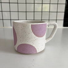 Load image into Gallery viewer, Lilac Dot Mug