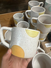 Load image into Gallery viewer, Discounted yellow gradient dot