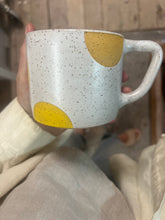 Load image into Gallery viewer, Discounted yellow gradient dot