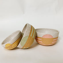 Load image into Gallery viewer, Mini nesting bowl set