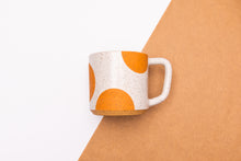 Load image into Gallery viewer, Sienna dot mug