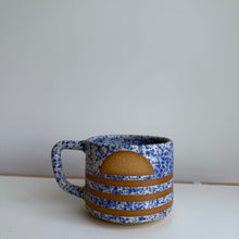 Load image into Gallery viewer, Blue Speckle Sun mug
