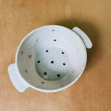 Load image into Gallery viewer, Berry Colander in all white
