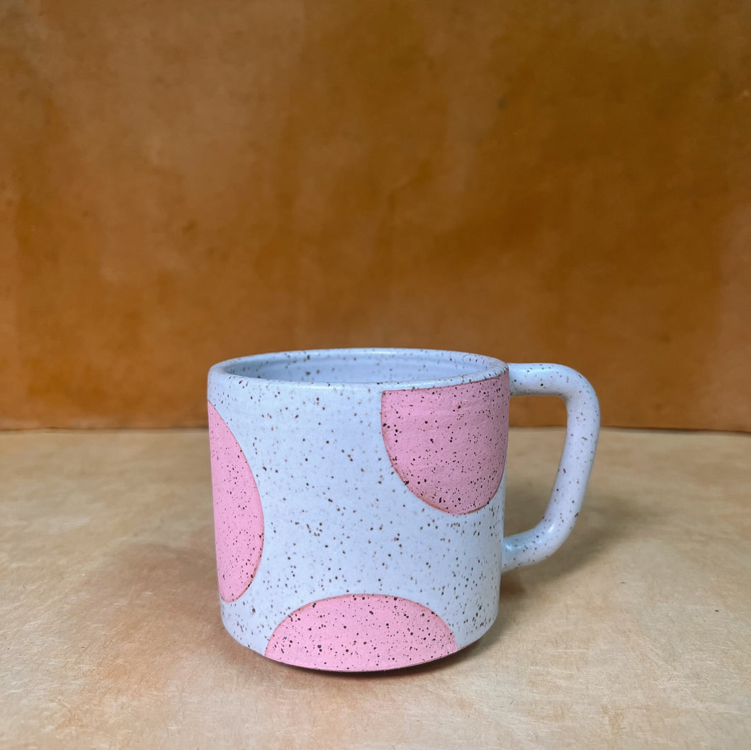 Coral dot mug